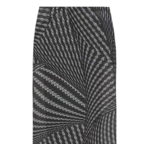 NWOT TORY BURCH FW 2023 Collection Mesh Skirt in Black Warped Lace M $1198 - Picture 4 of 11